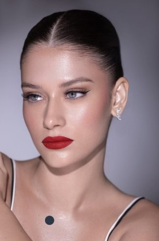 Classic red lip evening look